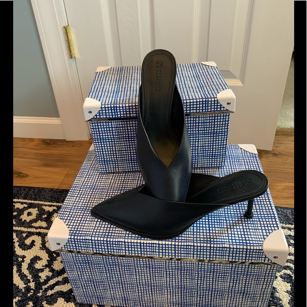 NWT Gorgeous Navy slide on heels